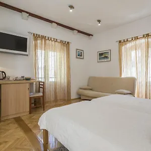 Apartment Carrara